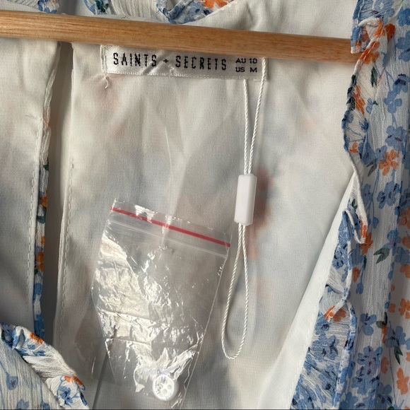 Saints + Secrets pretty flouncy floral print dress with ruffles M - Picture 4 of 11